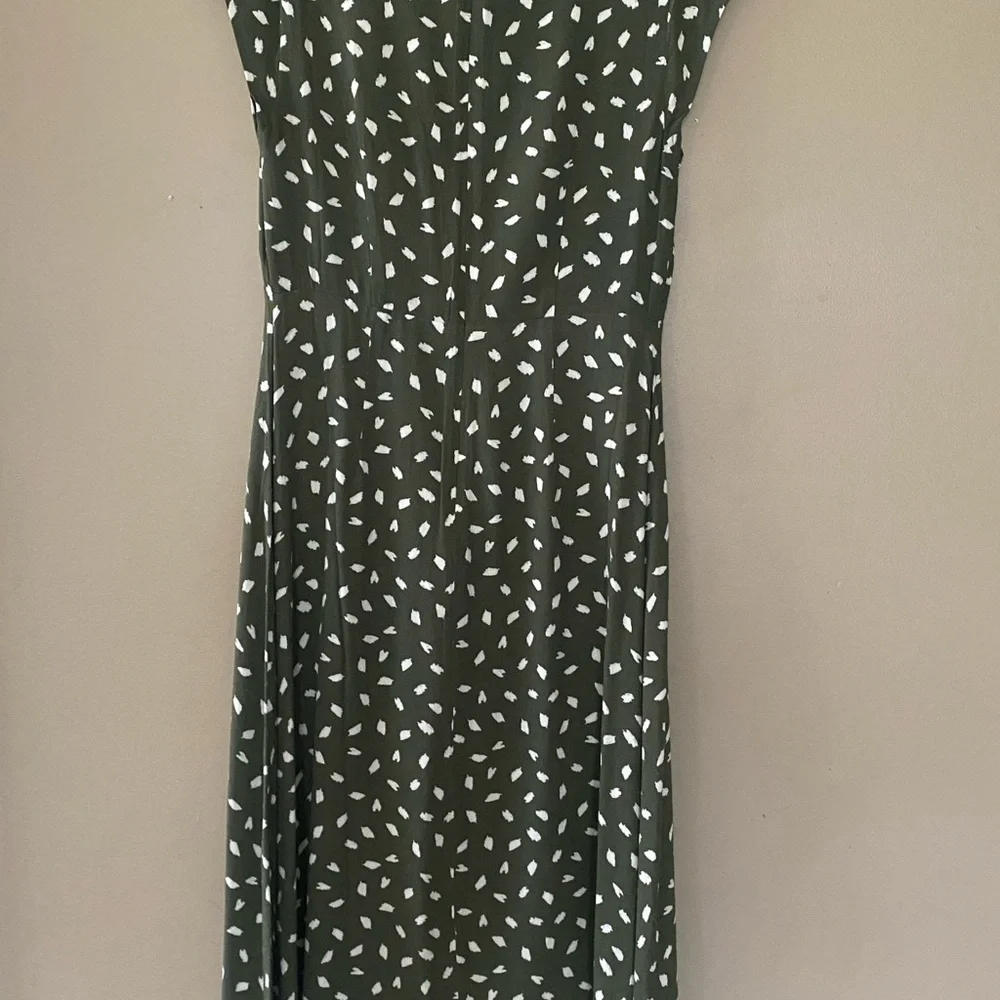 LOFT Dark Green Midi Dress with White Pattern - Picture 2 of 4